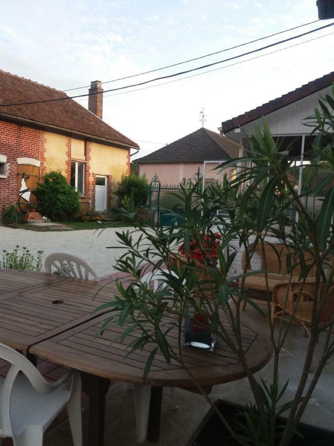 לינה וארוחת בוקר Villechétif Campagn'Arts מראה חיצוני תמונה